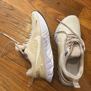Nike Women’s Runner US size 7